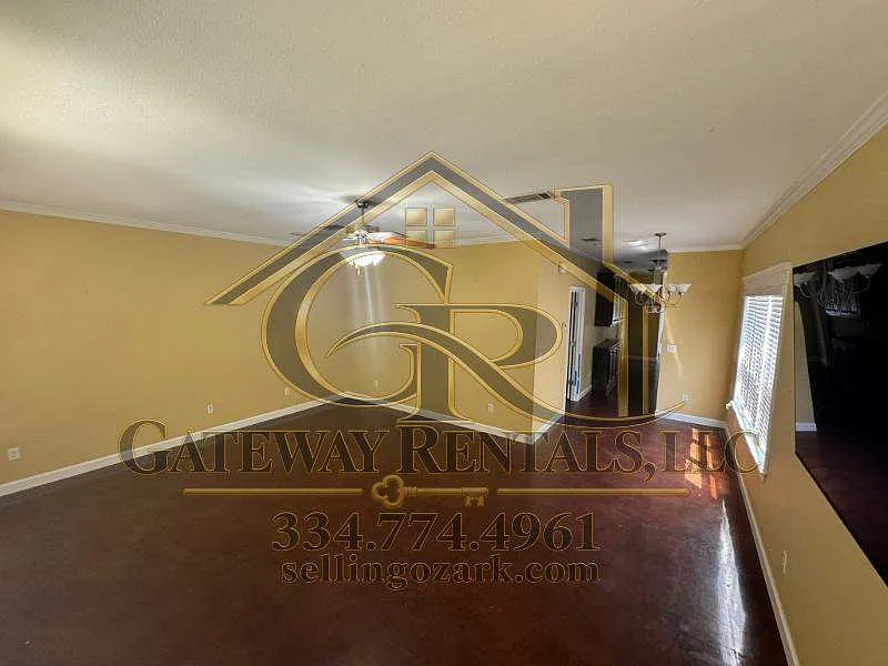 2 bed, $1,300 — Photo 2