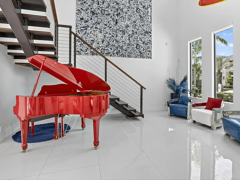 334 Isle Of Capri Dr — Photo 33