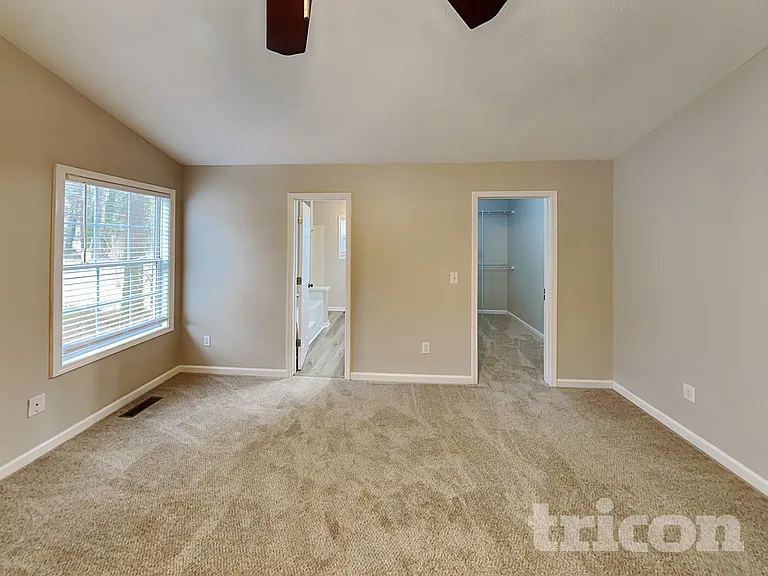 66 Justin Dr — Photo 6