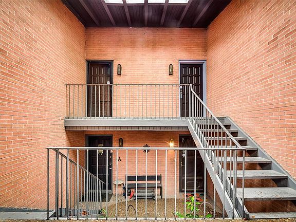 3rd image of 500 E Avenue J APT D