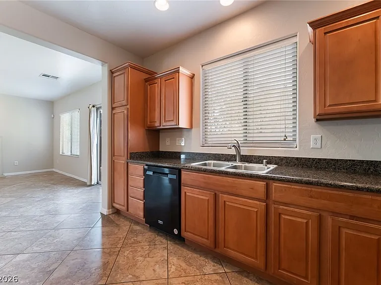 4405 Penguin Ave — Photo 17