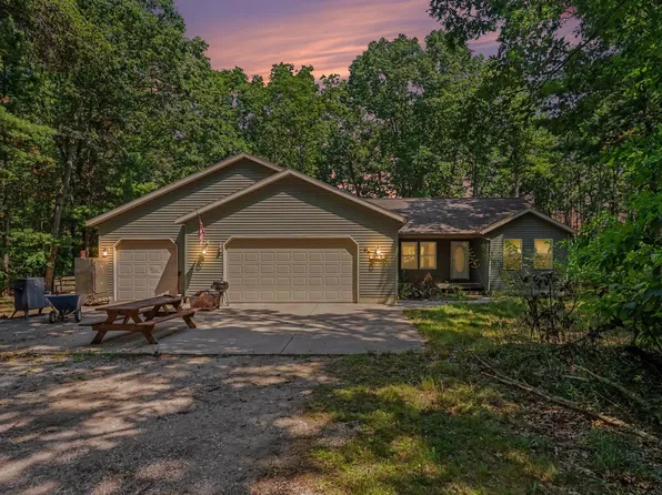 416 E River Rd, Muskegon, MI 49445