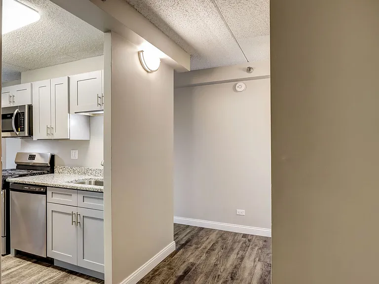 Bartlett Court Apartments — Photo 53