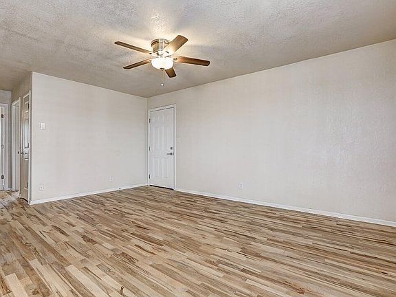 5th image of 938 W Ocean View Ave