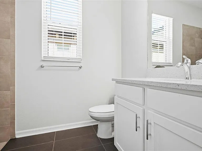 5918 Fiore Dr — Photo 24