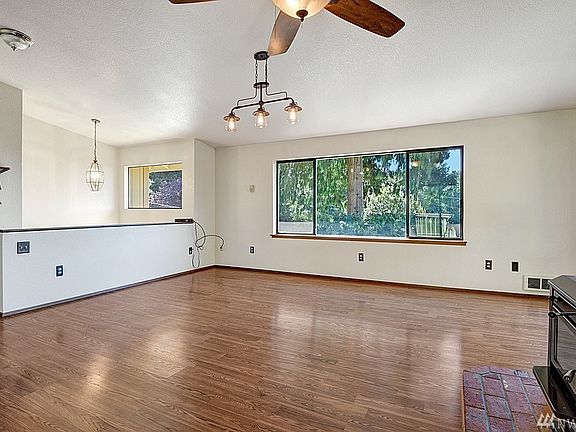 4th image of 21315 81st Ave NW