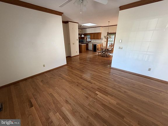 4th image of 5 Canary Dr