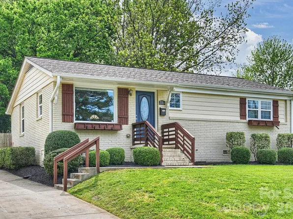 2314 Crestview Dr, Charlotte, NC 28216
