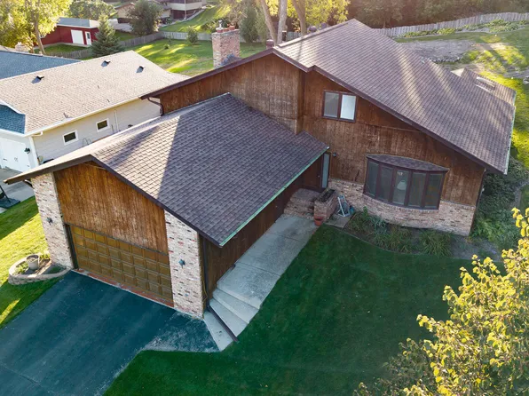 747 5th Ave NW, Valley City, ND 58072