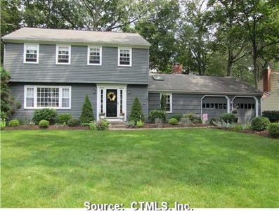 744 Rustic Ln, Cheshire, CT, 06410