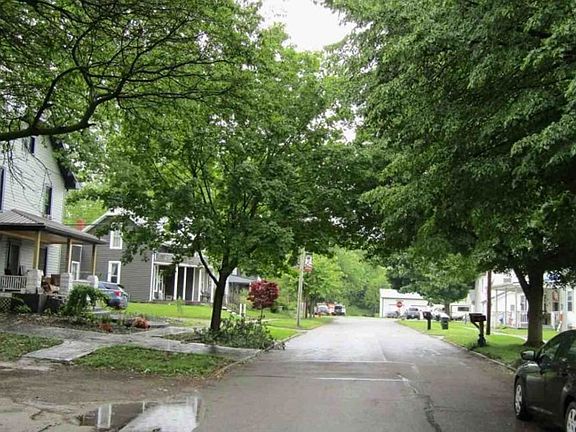 Exterior Neighborhood (street photo)