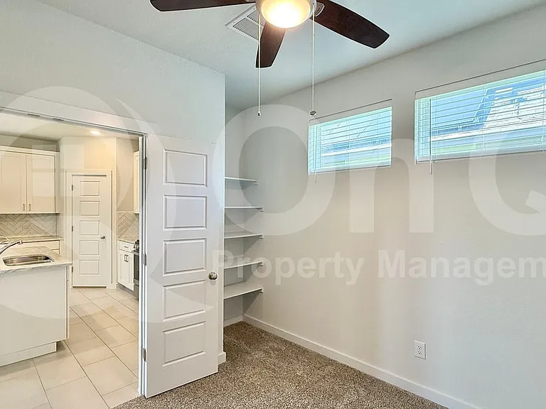 103 Hackberry Branch Dr — Photo 16