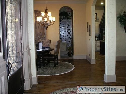 2nd image of 1400 Shady Hollow Ct
