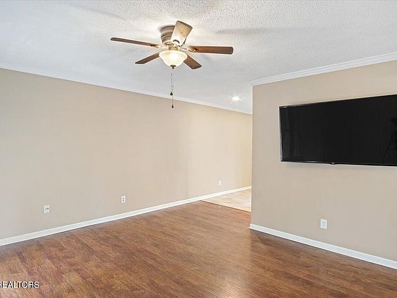 4th image of 6535 Hunters Glen Dr