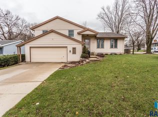 1501 E Ponderosa Dr, Sioux Falls, SD 57103