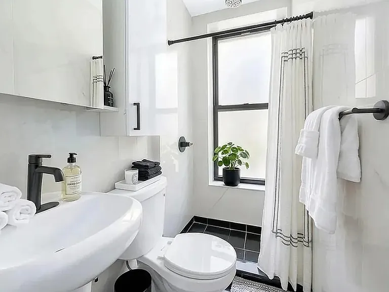224 8th Ave #20 — Photo 8