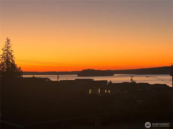 804 Sandstone Lane, Camano Island, WA 98282