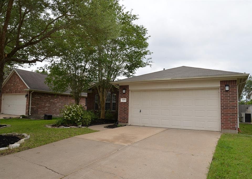 1st image of 3127 Oakwood Run Dr