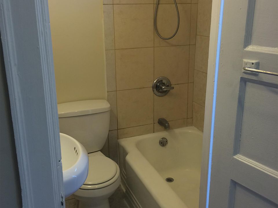 1st image of 1711 Main St APT A