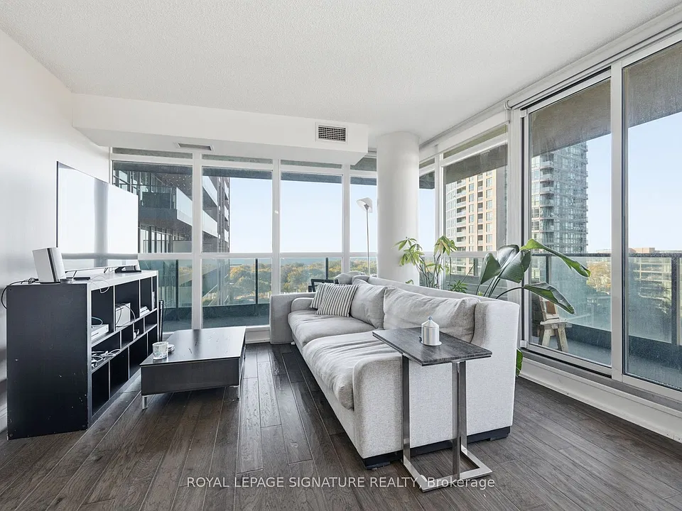209 Fort York Blvd #1359