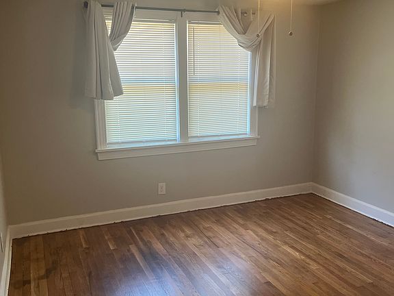 3rd image of 1731 Columbia College Dr