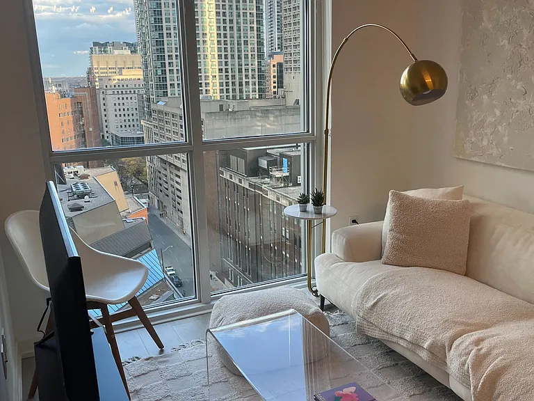1 Yorkville Ave #1611 — Photo 16