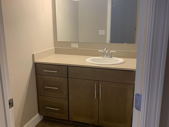 Master bath with oversized vanity - quartz countertops