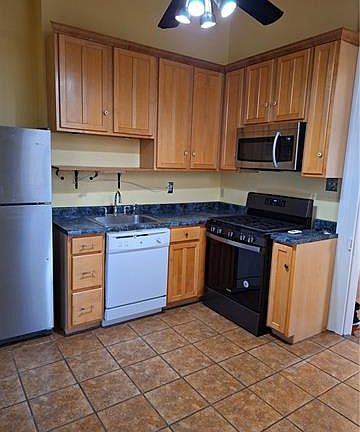 3rd image of 3916 Perrier St #A