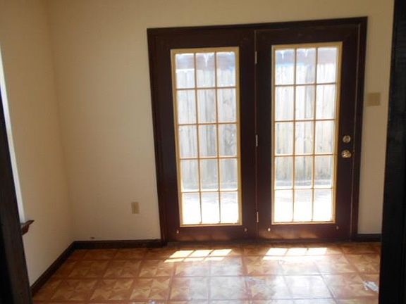 5th image of 97 Riverview Dr
