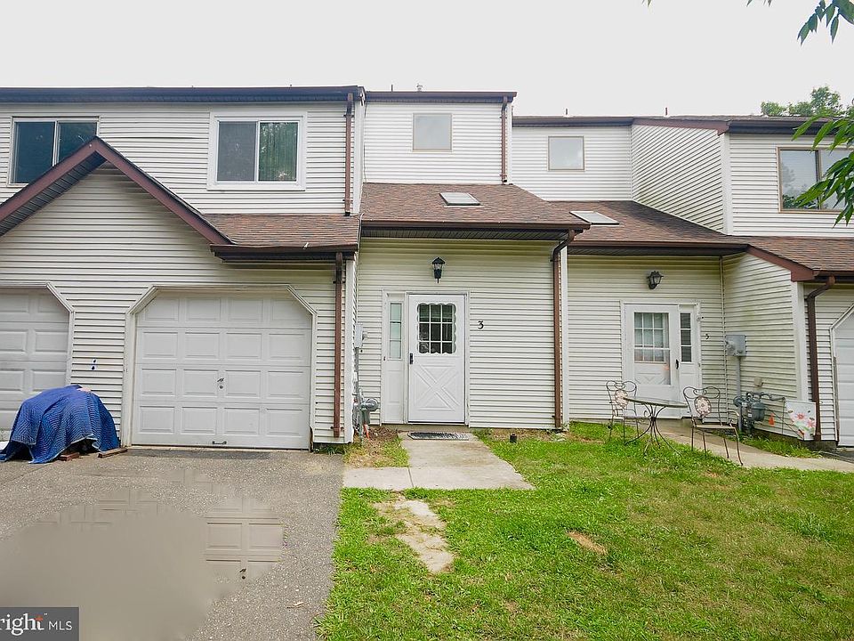 1st image of 3 Peppercorn Dr