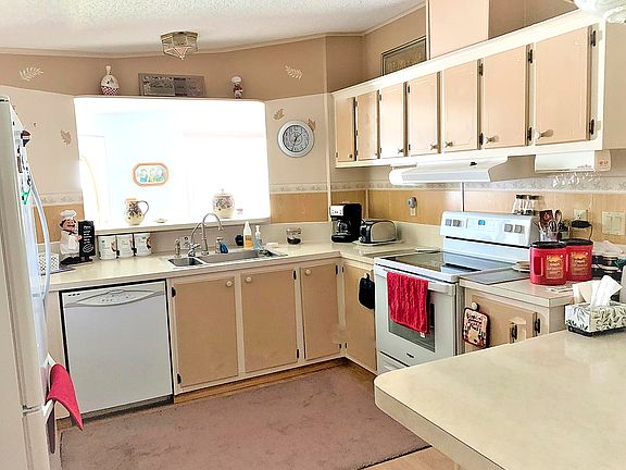 2nd image of 33 Bayberry Dr #569