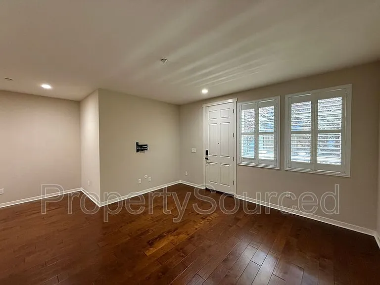 170 N North St #104 — Photo 8
