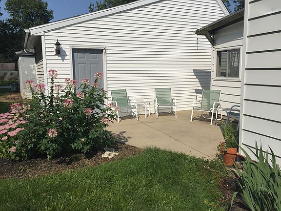 4th image of 37702 Sharpe Ave