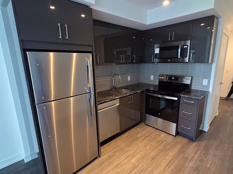 4010 Eglinton Ave W #820 — Photo 2