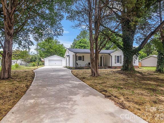 3rd image of 12101 Charing Grove Ln
