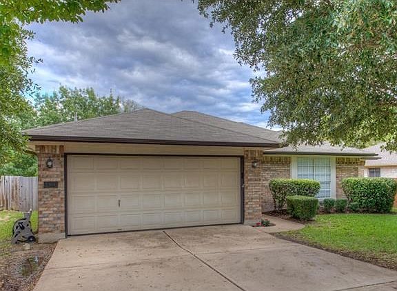 3rd image of 1406 Vaughter Ln