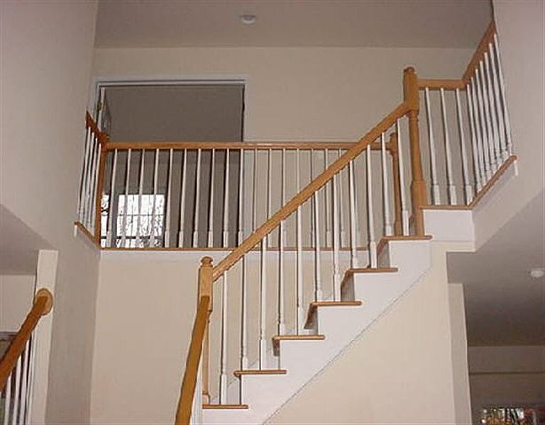 2nd image of 17 FOUR LEAF MANOR Drive