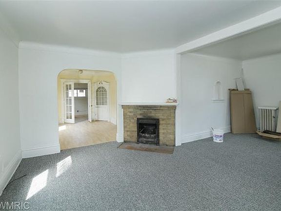 4th image of 1418 Race St