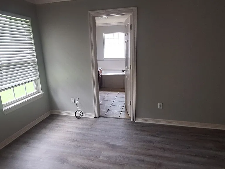 616 Highland Ct — Photo 15