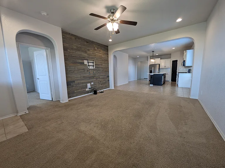 1108 Bowlus Dr — Photo 6