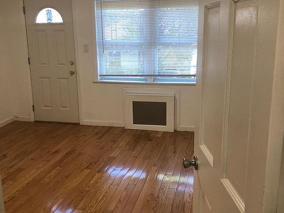 5th image of 14914 Cross Island Pkwy Floor 1