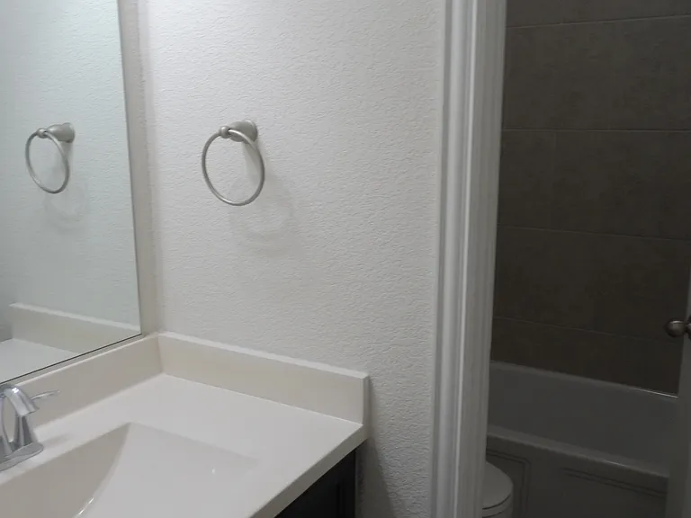4532 Frost Ave — Photo 5