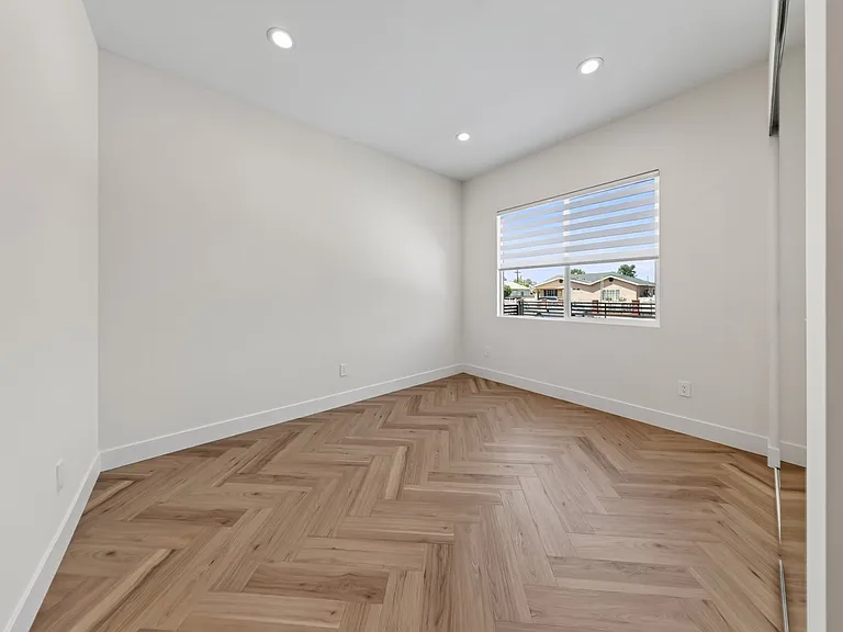 8018 Shadyglade Ave — Photo 37
