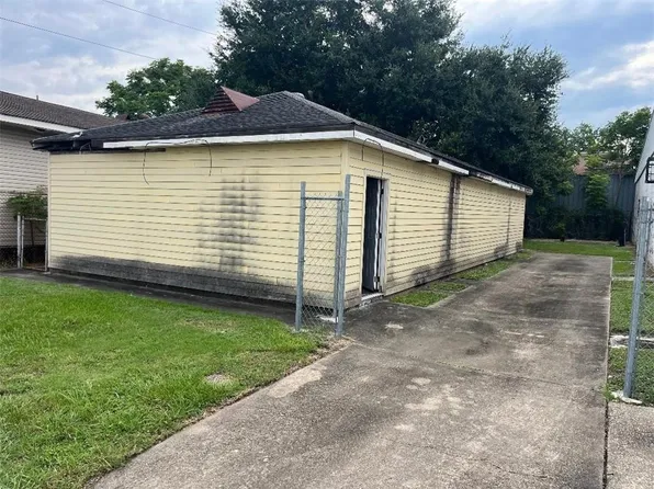 2421 Port St, New Orleans, LA 70117