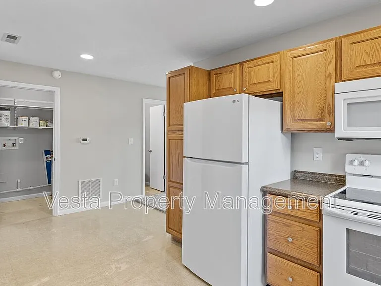588 Ray Hill Rd #A — Photo 35