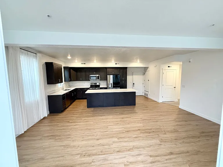 754 W Blue Magic Ln #101 — Photo 9