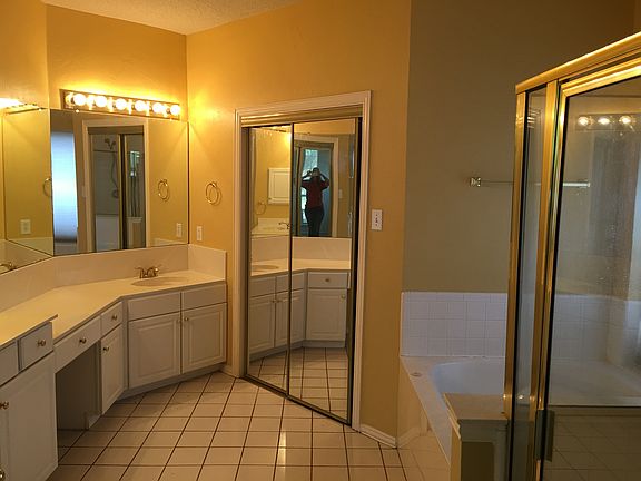 4th image of 1222 Sanderson Ln