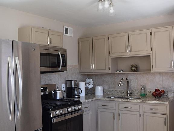 4th image of 8524 Mount Whitney Dr