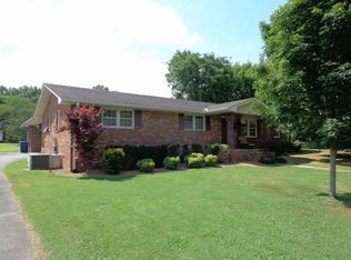 203 Oakwood Dr, Shelbyville, TN 37160
