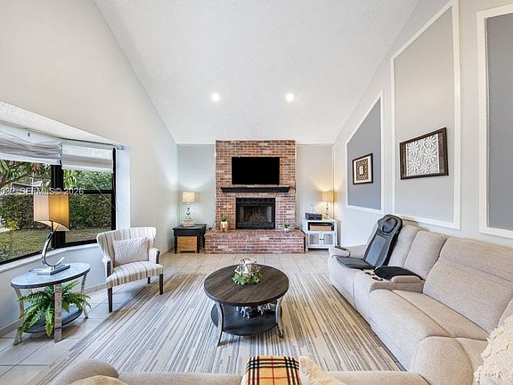 4th image of 10020 SW 83rd St